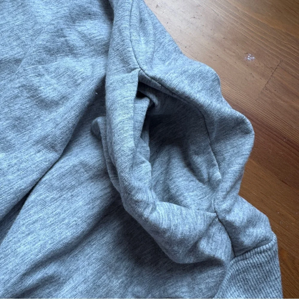 Gap cardigan sweater size s/xs gray